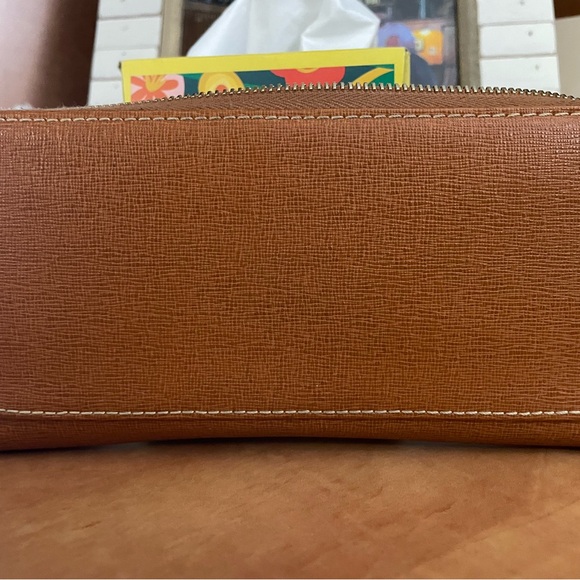 Dooney & Burke 1975 wallet - Picture 2 of 5